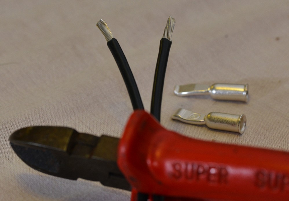 How to strip a cable